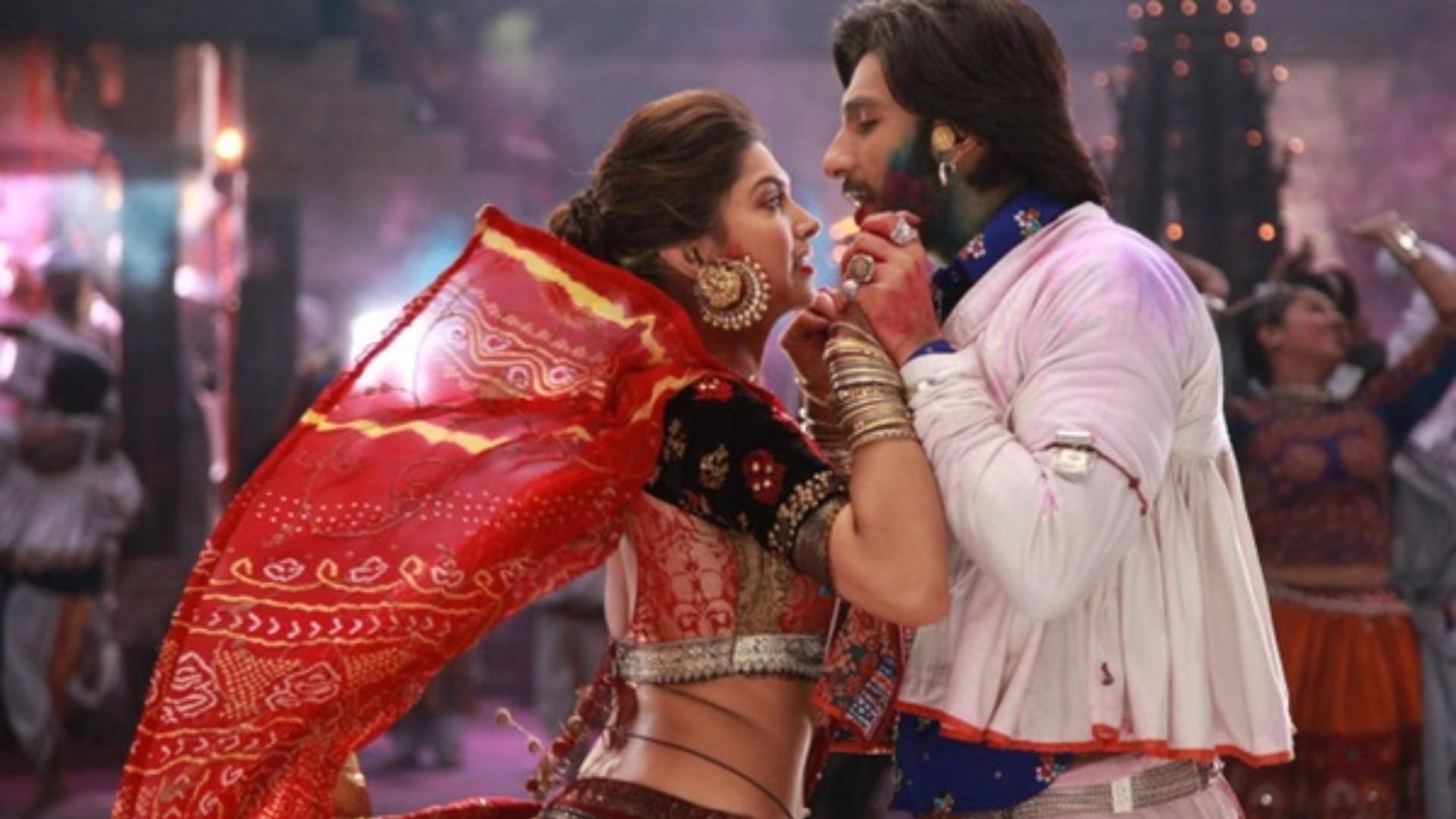 Holi 2023 Bollywood Movies Celebrate Holi With Romance From Yeh Jawaani Hai Deewani To Silsila