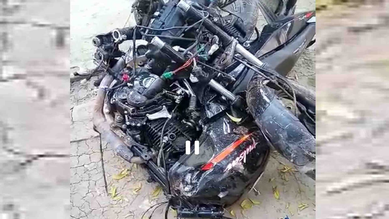 Hamirpur: Car and bike collided, two Died, one injured