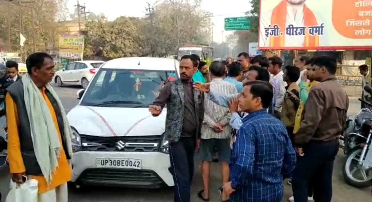 Constables beat husband and wife in hardoi, couple were going to Lucknow for treatment