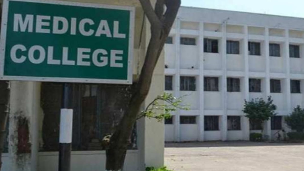 10th pass used to cheat in the name of getting admission in MBBS