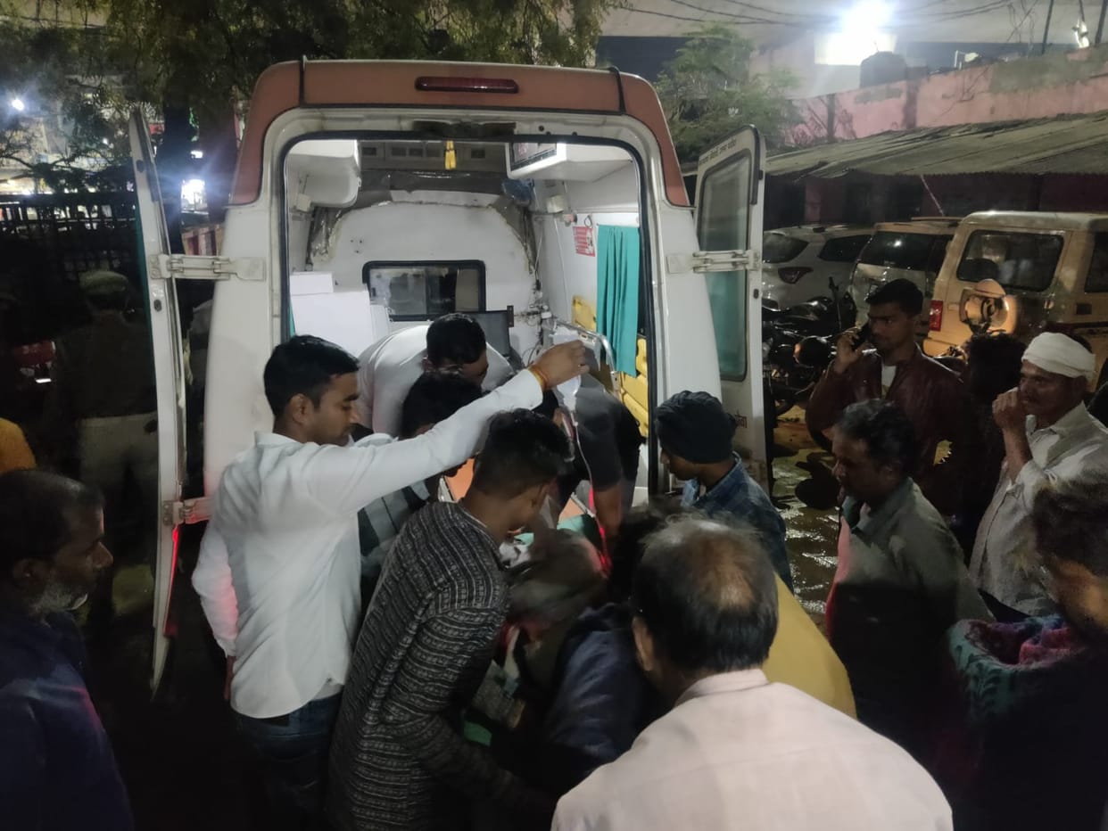 Roadways bus collided with tractor, driver died in agony on the road, chaos among relatives