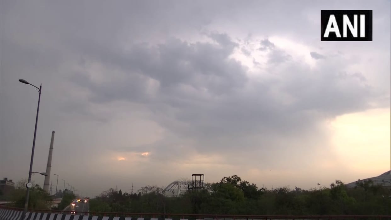 weather will remain like this for the next three days Yellow Alert in Delhi NCR and Record of 30 years broken
