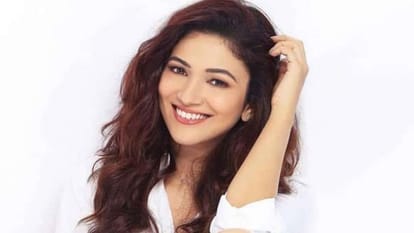 Bahu Humari Rajnikant fame Ridhima Pandit latest photos videos from burj khalifa See users reaction