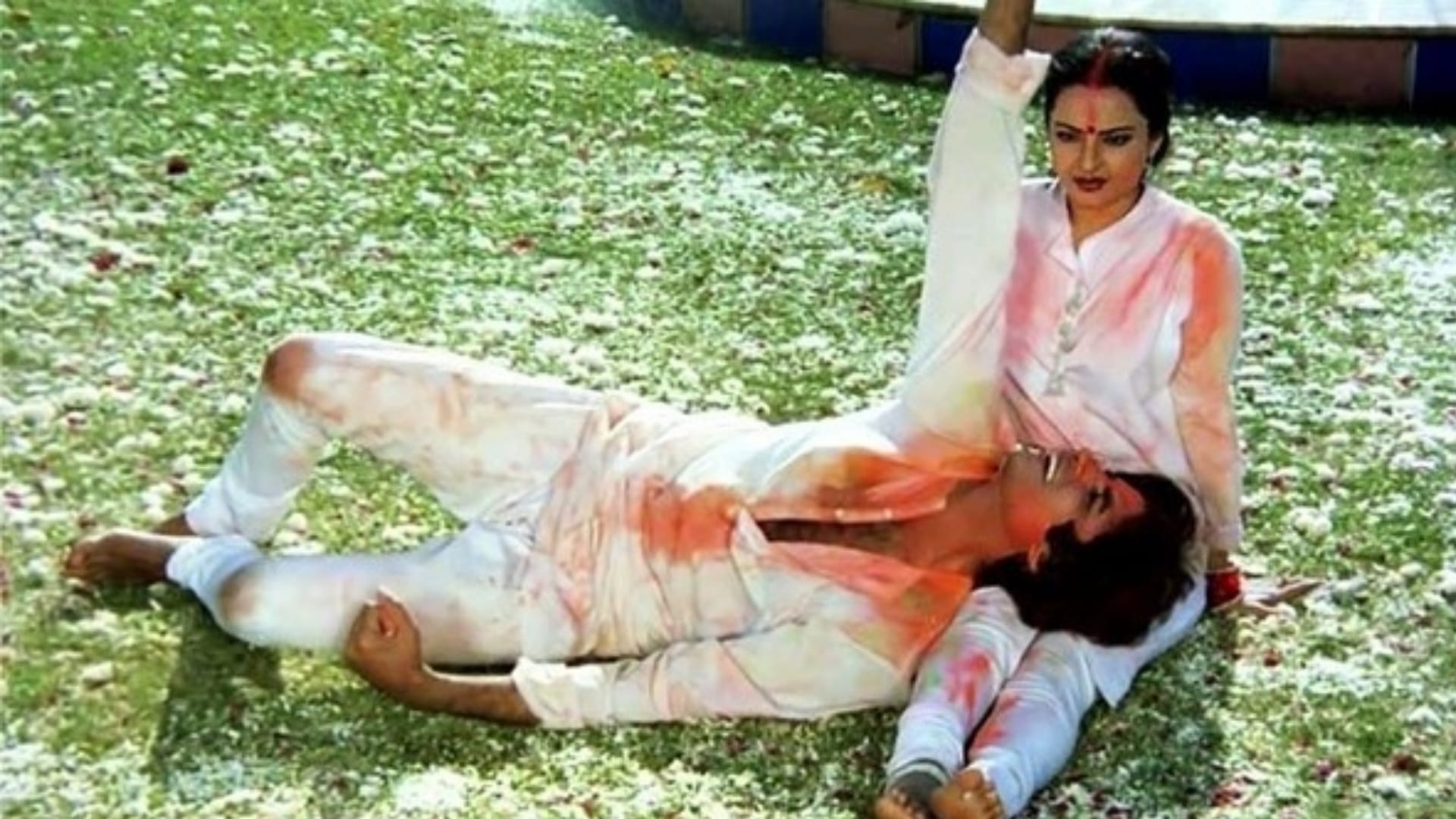 Holi 2023 Bollywood Movies Celebrate Holi With Romance From Yeh Jawaani Hai Deewani To Silsila