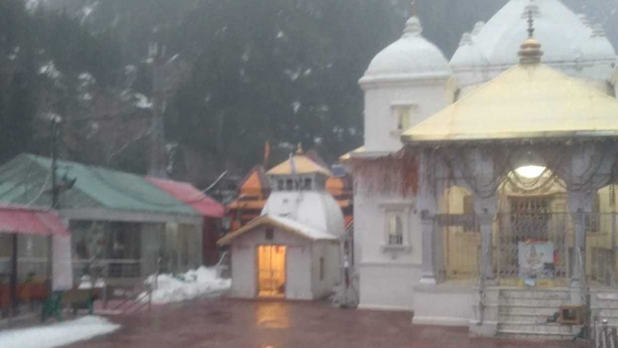 Uttarakhand Weather News Rain in many districts snowfall in Gangotri Yamunotri Dham read more Updates in hindi