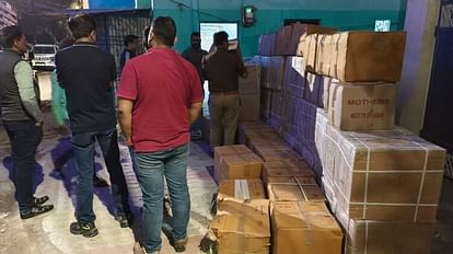 Varanasi: ब्रांडेड दवाओं के नाम पर नकली दवाओं की सप्लाई करने वाले गैंग का खुलासा, सरगना गिरफ्तार ब्रांडेड दवाओं के नाम की नकली दवाओं की सप्लाई करने वाले गैंग का खुलासा
