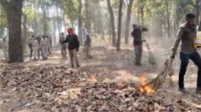 Bandhavgarh Tiger Reserve: कर्मचारियों और श्रमिकों को दिया गया जंगल को आग से बचाने के प्रशिक्षण बांधवगढ़ टाइगर रिजर्व