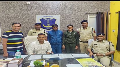 Kabirdham: बैंक के बाहर रेकी कर चोरी की घटना को देते थे अंजाम, घूम-घूम की वारदात, पुलिस ने दो शातिरों को पकड़ा कबीरधाम की थाना पंडरिया पुलिस के हाथ दो शातिर चोर हत्थे चढ़ गए।