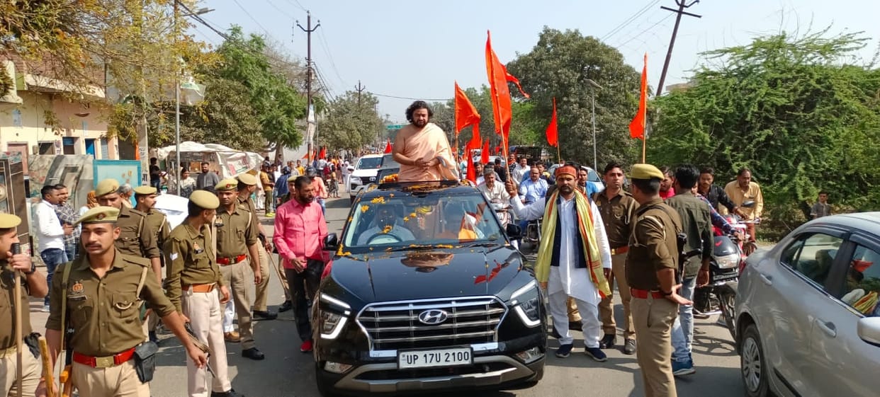 Baghpat: International meditation guru Dipankar Maharaj says Bhiksha Yatra decide about Ram Charit Manas