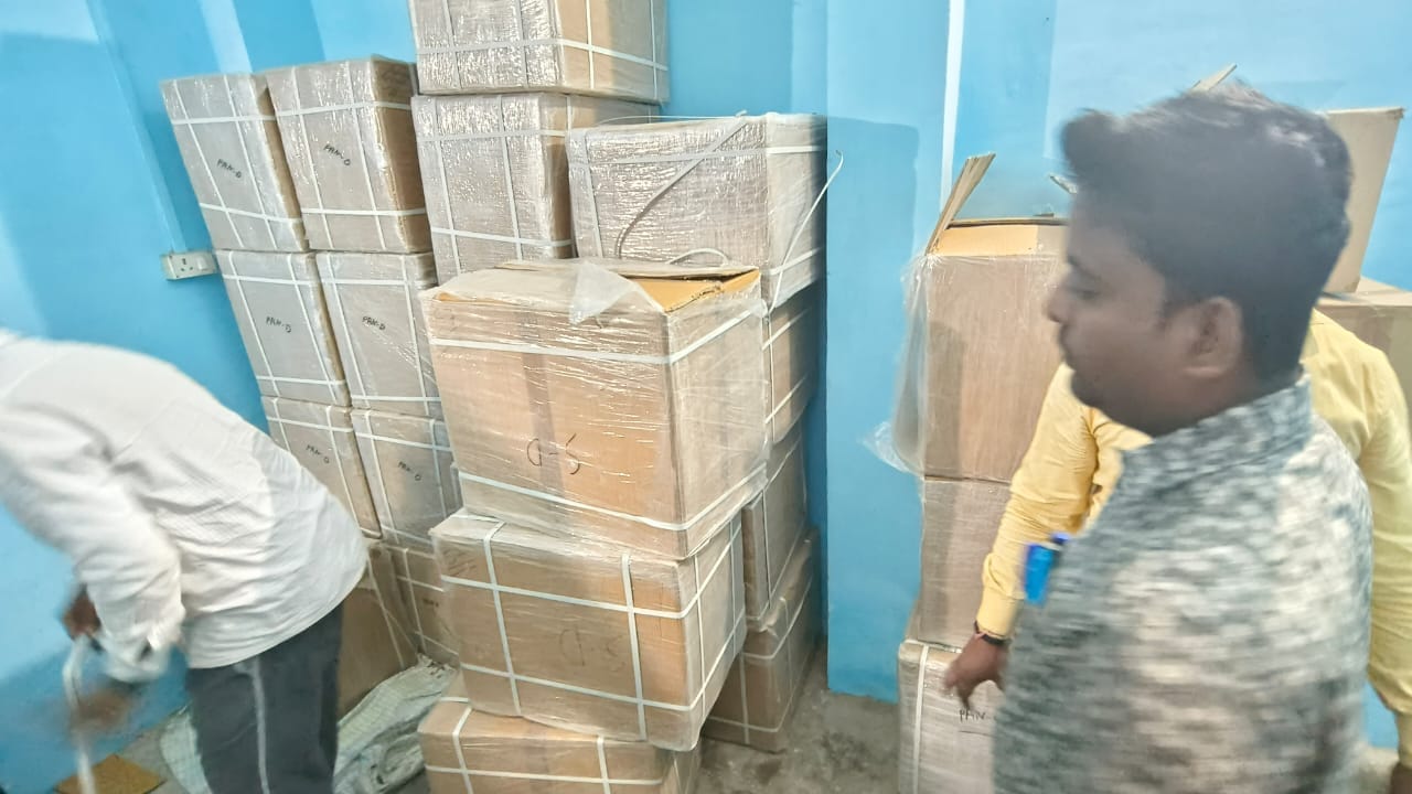 Fake medicines worth Rs 7.5 crore recovered in varanasi Kingpin is 10th fail