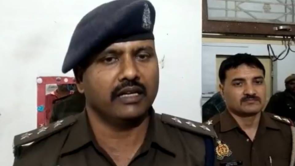 son killed mother by hitting her with stone for jewelry and money In Agra