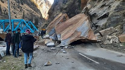 Heavy landslide in Gangotri Highway Dabrani Uttarkashi Uttarakhand news in hindi