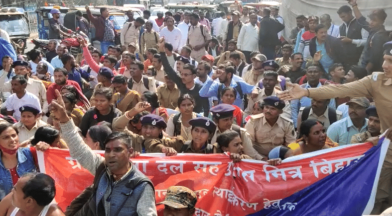 Bihar: The ruling MLAs surrounded the government on the adjustment of "Village Defense Team"