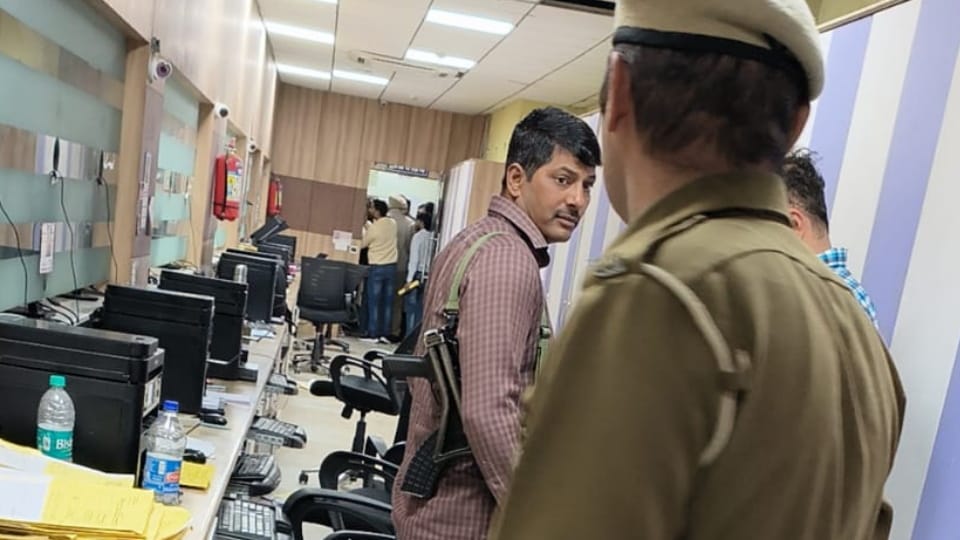 Theft in mini secretariat located in Sector-12 of Karnal