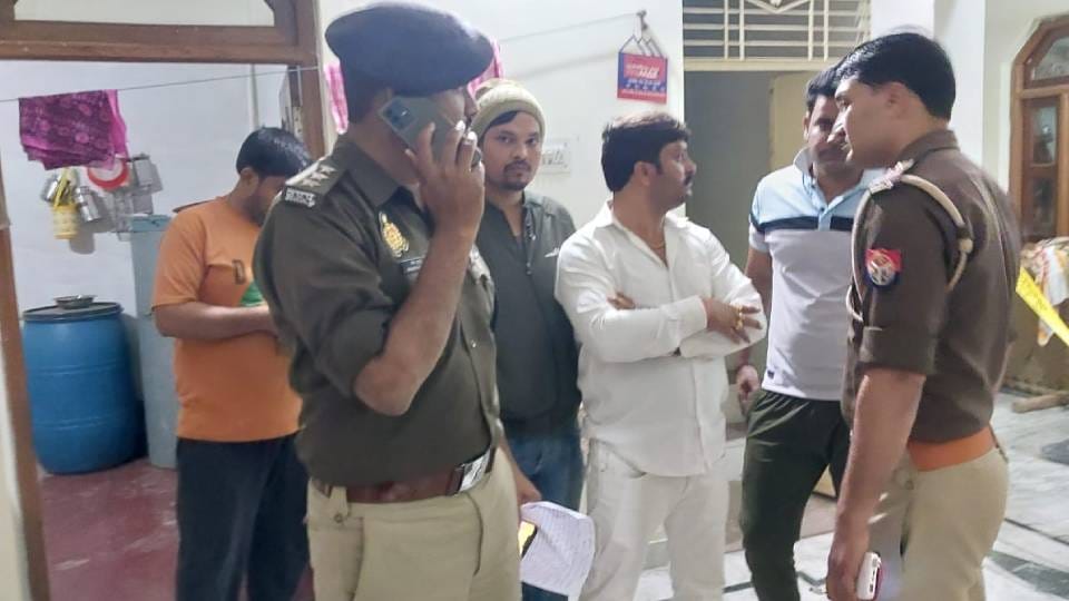son killed mother by hitting her with stone for jewelry and money In Agra