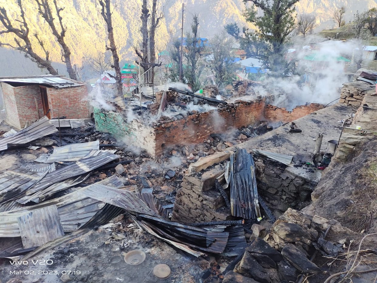 Fierce fire broke out in house in Uttarkashi fire brigade and SDRF team controlled