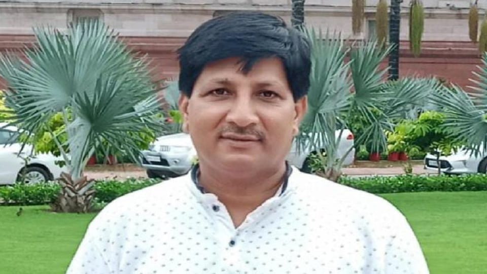 Report on four including District Panchayat member Mustafa Hussain in rampur