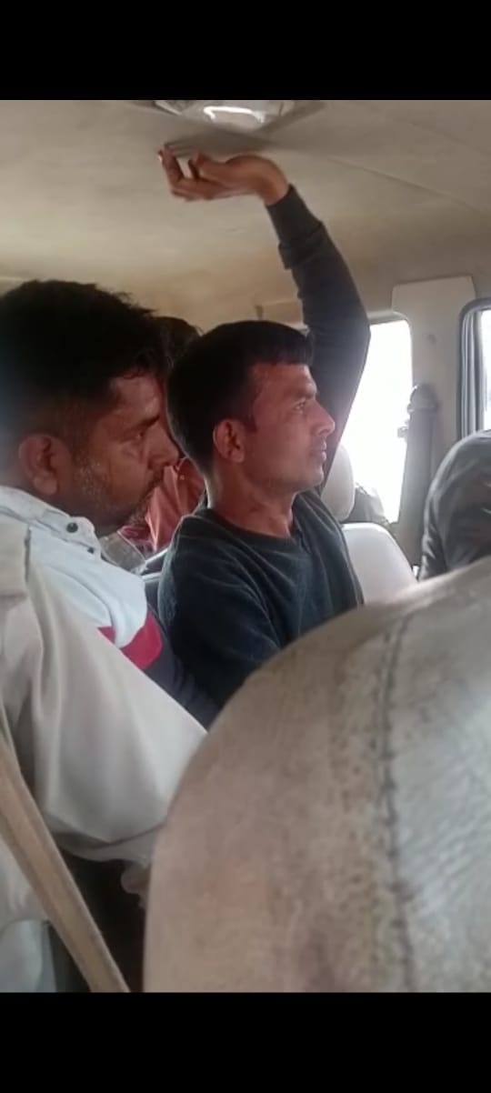 Bihar : People beat up two STF personnel who came to raid in civil dress