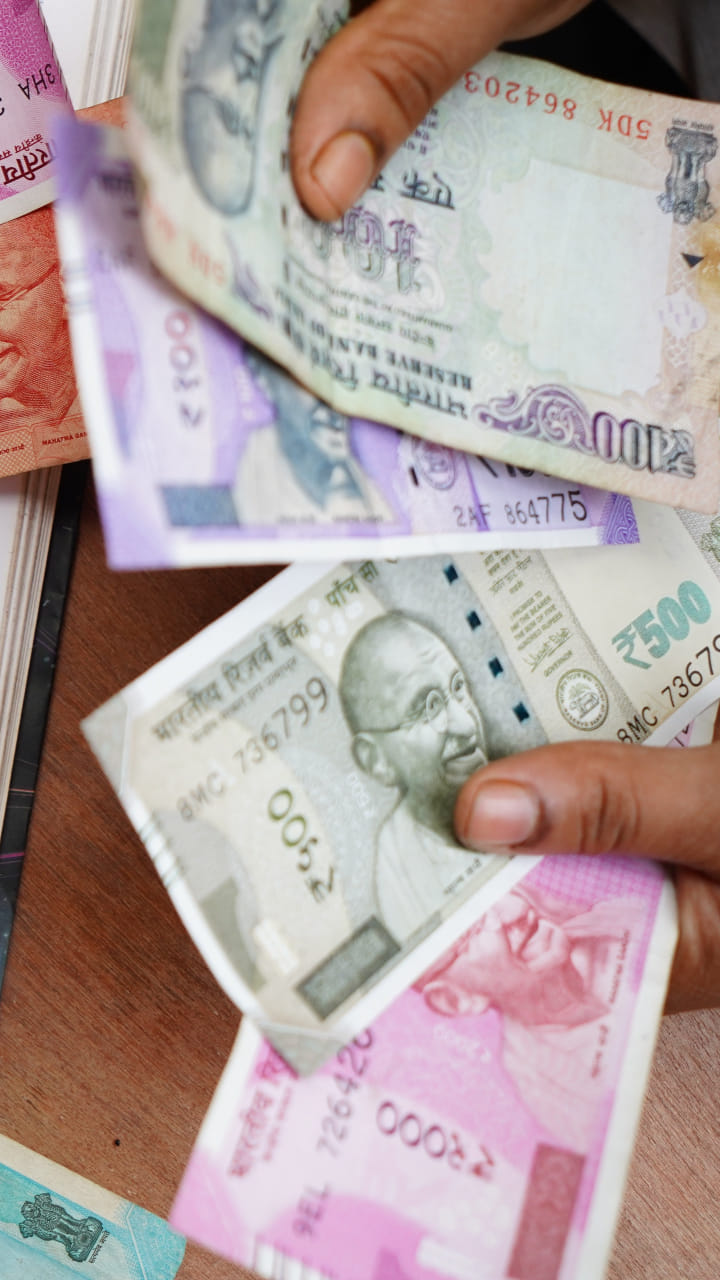 Lucknow News: Case against the assistant statistician of construction corporation for earning disproportionate
