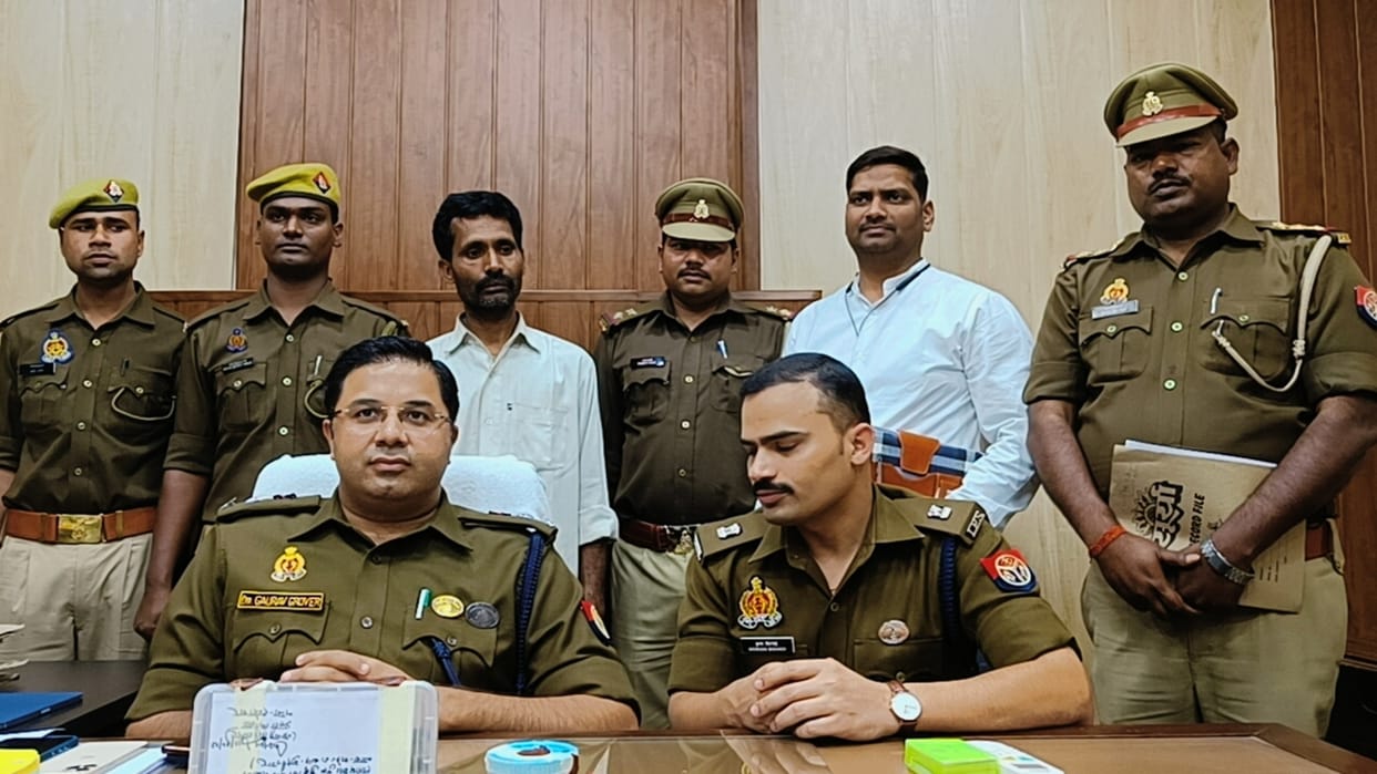 Accused of giving vehicles on rent to cow-smugglers arrested