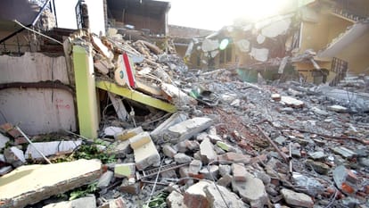 Umesh Pal hatyakand ateeq ahmad wife was residing in this house bulldozed off