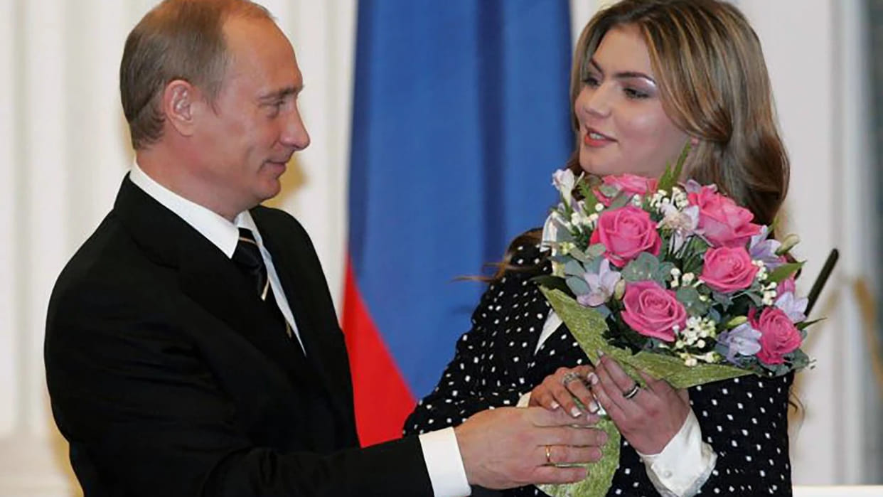 Vladimir Putin secretly living in vast palace with girlfriend, children: Report
