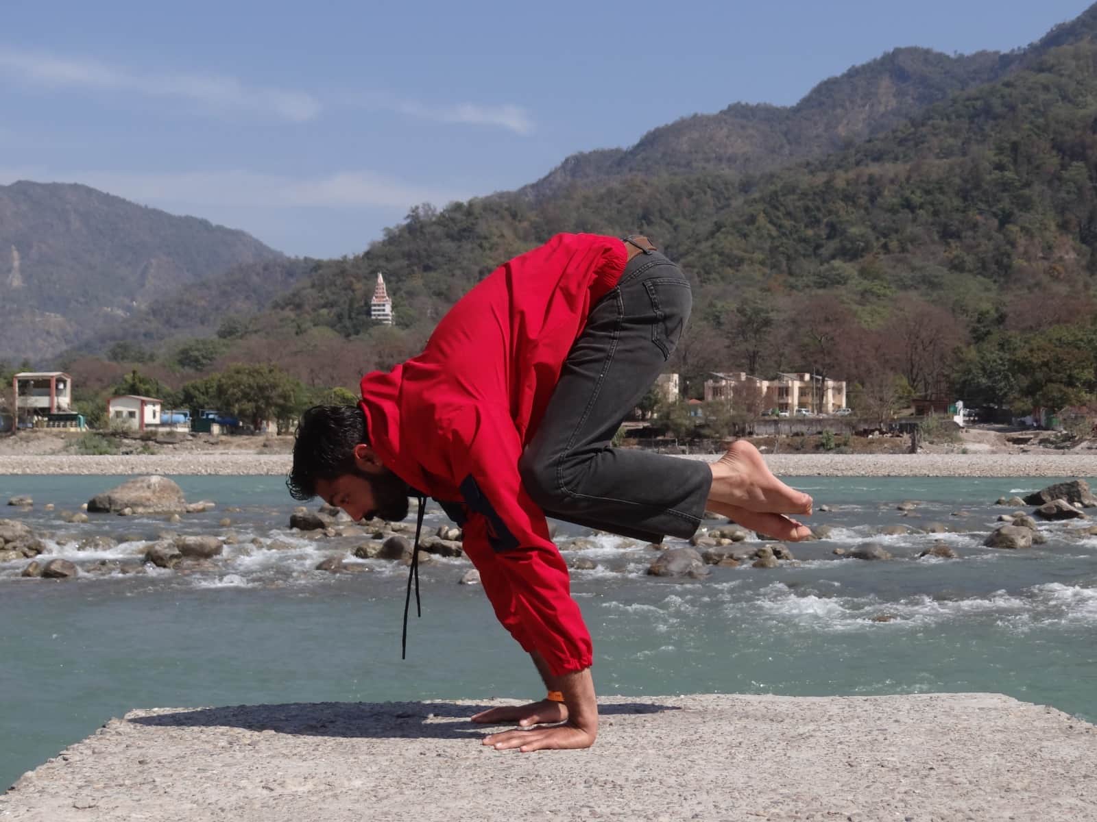 International Yoga Festival 2023 in Rishikesh 200 People doing Yoga Photos