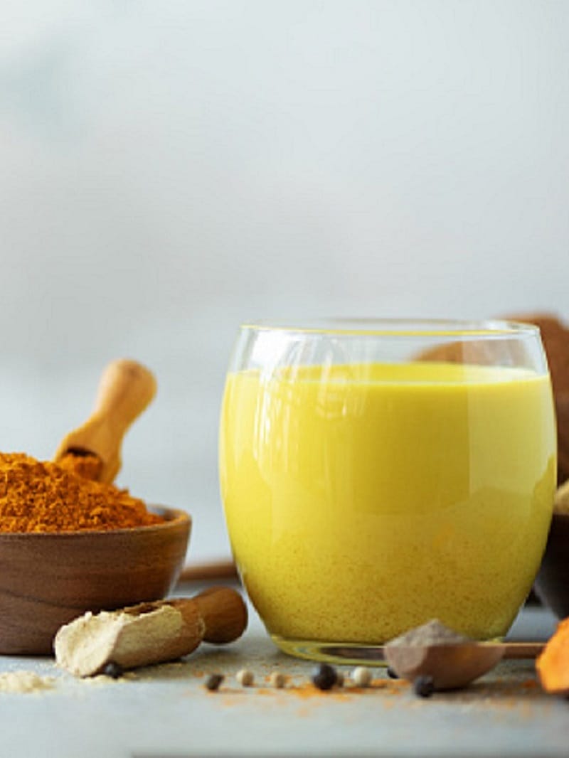 Does turmeric milk help before sleep haldi wale doodh ke fayde in hindi