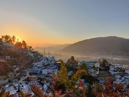 Uttarakhand Weather News Sunshine in the mountains cold fog haunting the plains read more Updates in hindi