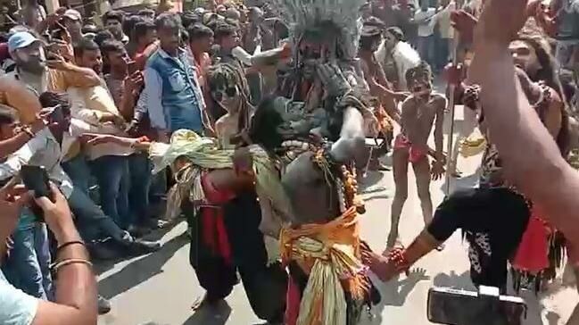 भोले बाबा और मां पार्वती जलती चिताओं के बीच भस्म की होली खेलेंगे