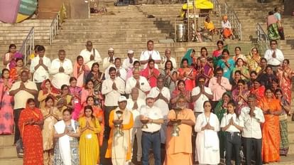 Rangbhari Ekadashi: नमामि गंगे ने किया जनभागीदारी का आह्वान, गंगा के लिए बनाई मानव श्रृंखला, जुड़े हाथ से हाथ Rangbhari Ekadashi: नमामि गंगे ने किया जनभागीदारी का आह्वान, गंगा के लिए बनाई मानव श्रृंखला