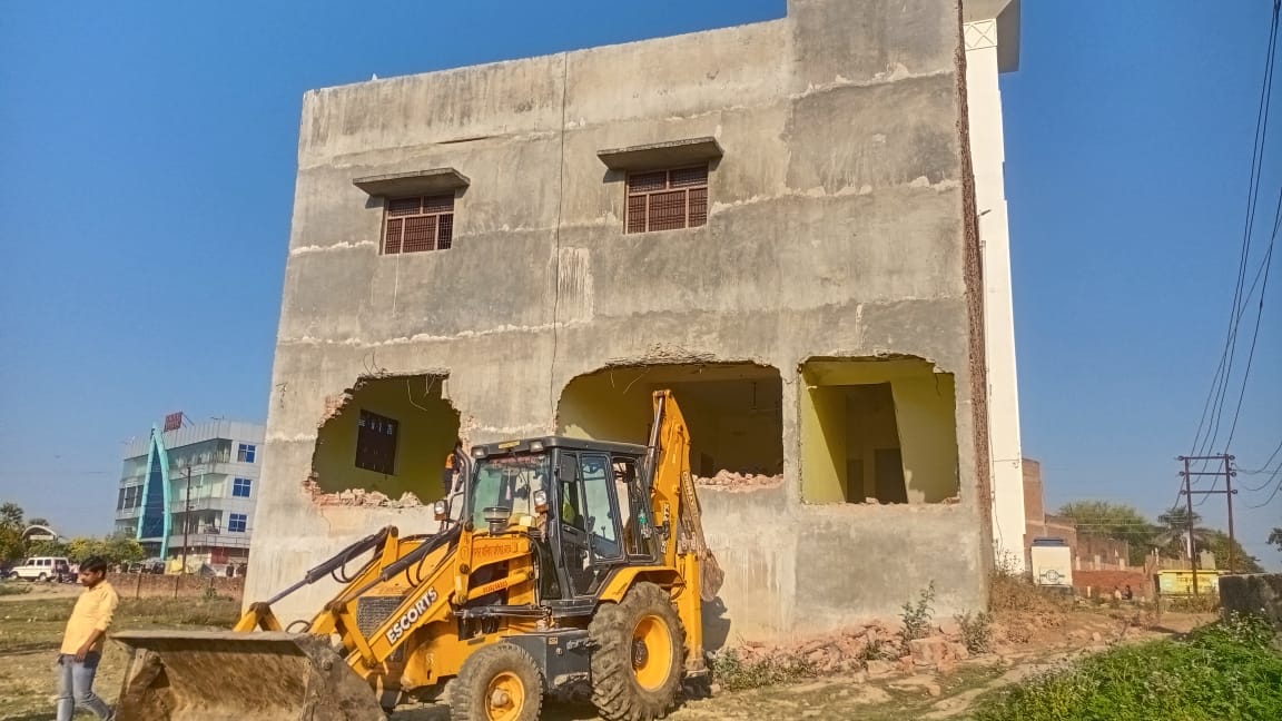 Bulldozers run over the house of Abbas Ansari and Umar Ansari, MLA sons of Bahubali Mukhtar Ansari