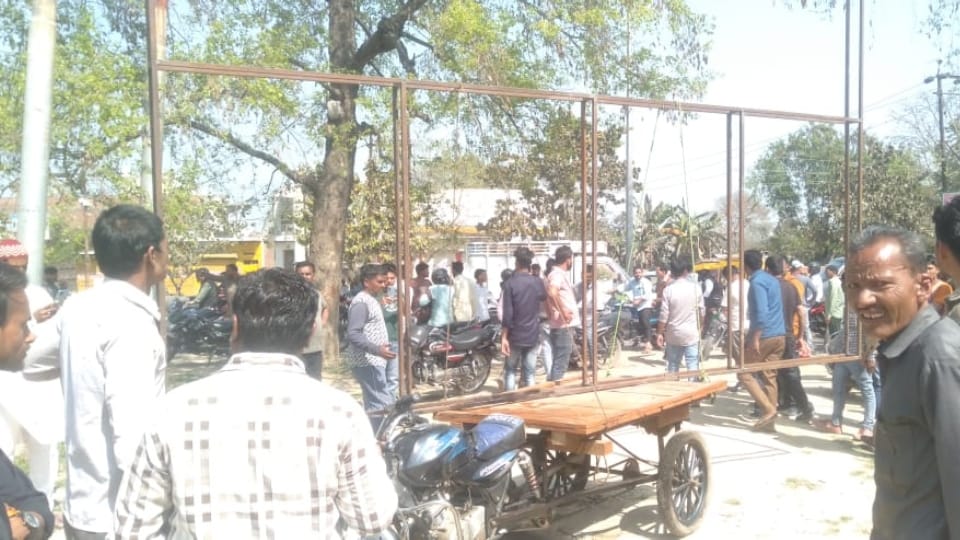 Youth scorched due to electrocution of high tension power line