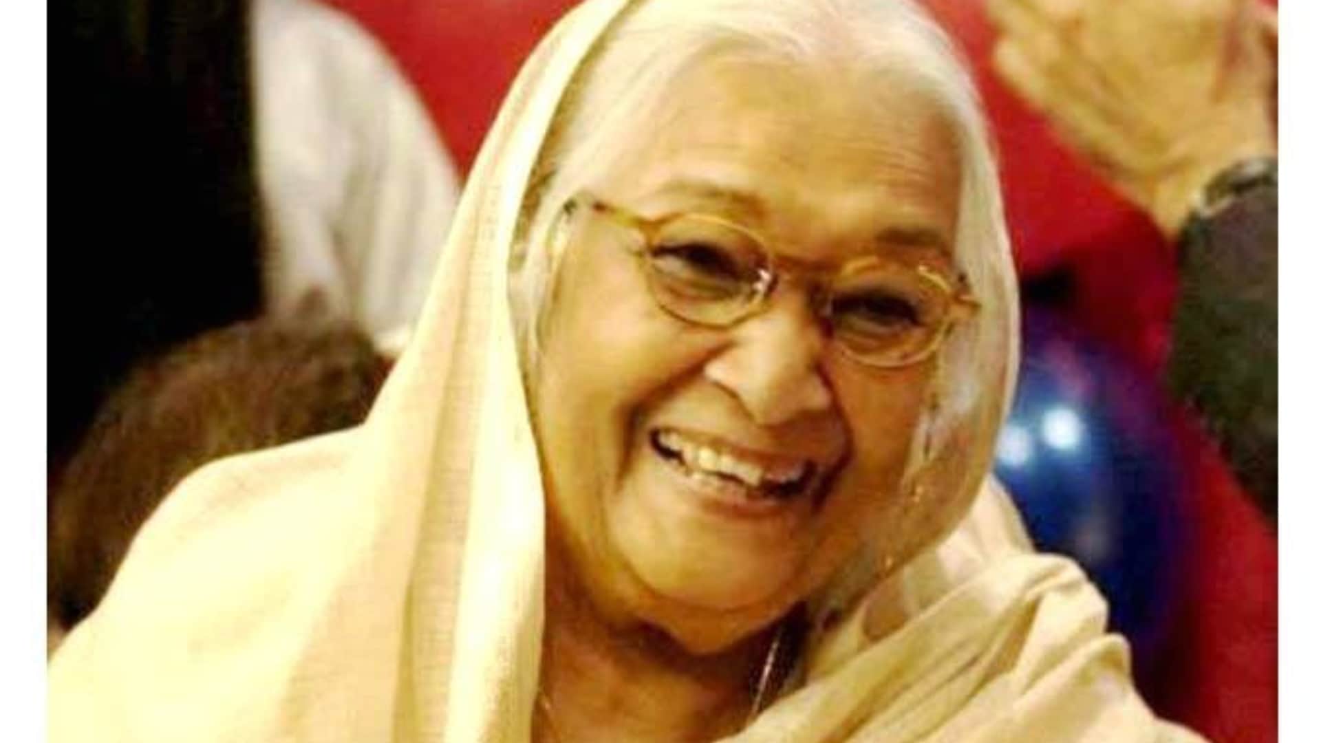 Dina Pathak Birthday OF Legendry Actress who worked in many Films Know Some Facts About her life And Career