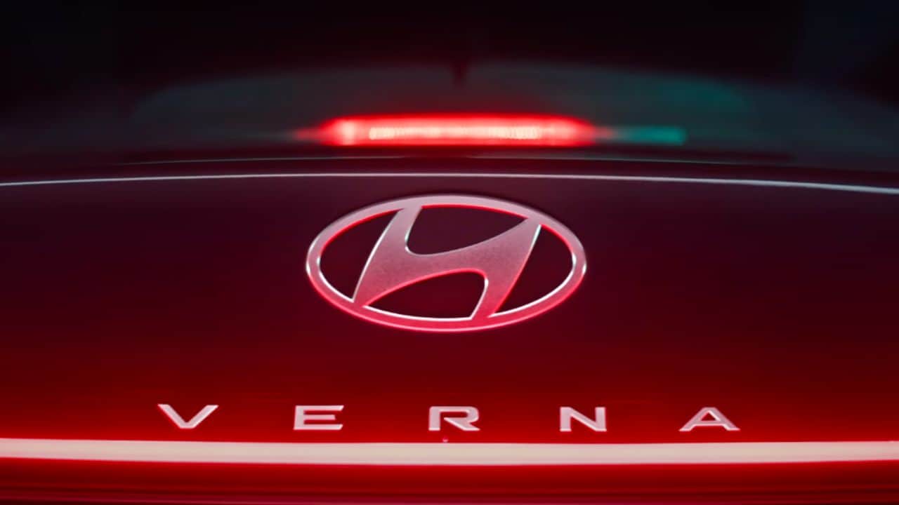 Hyundai unveils Verna facelift, know features price and other specifications before launch
