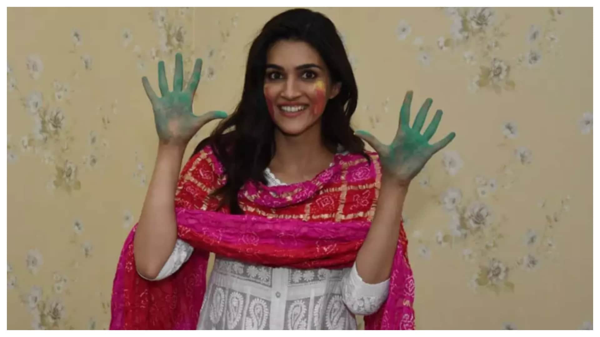 Bollywood Celebs Who Are Known for Their Holi Parties from sara ali khan to Kirti Sanon Kartik Aaryan