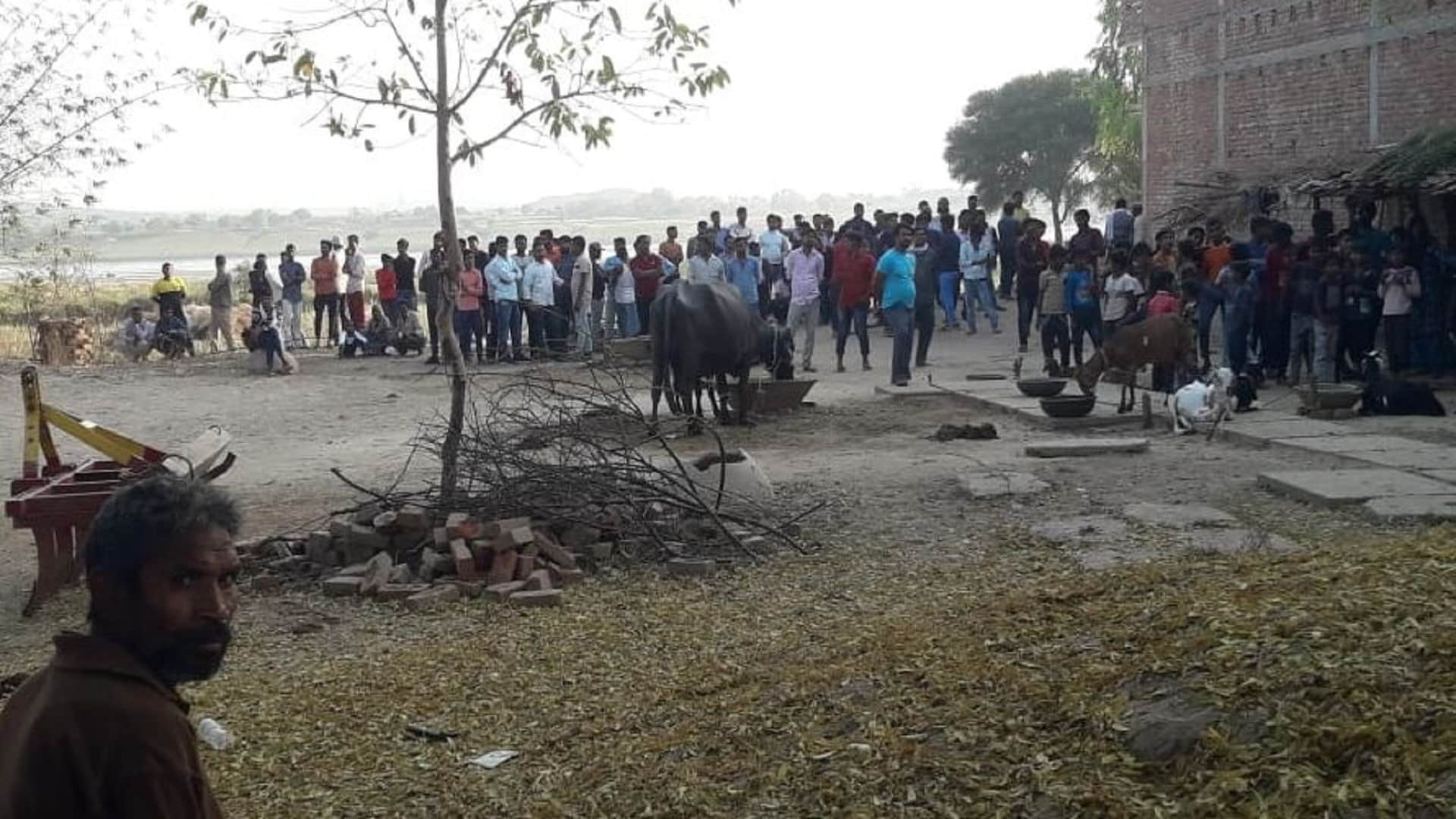 Umesh Pal Hatyakand Mafia Atiq shooter was demolished with a bulldozer, the weapons were kept as a captive