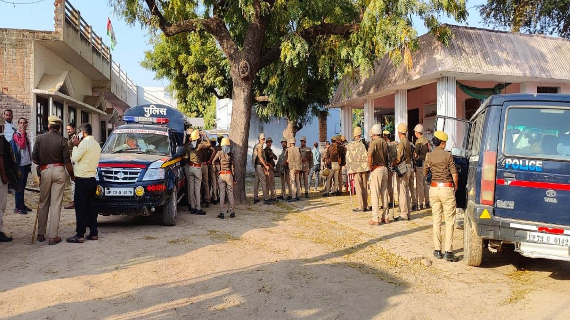 Umesh Pal Hatyakand Mafia Atiq shooter was demolished with a bulldozer, the weapons were kept as a captive