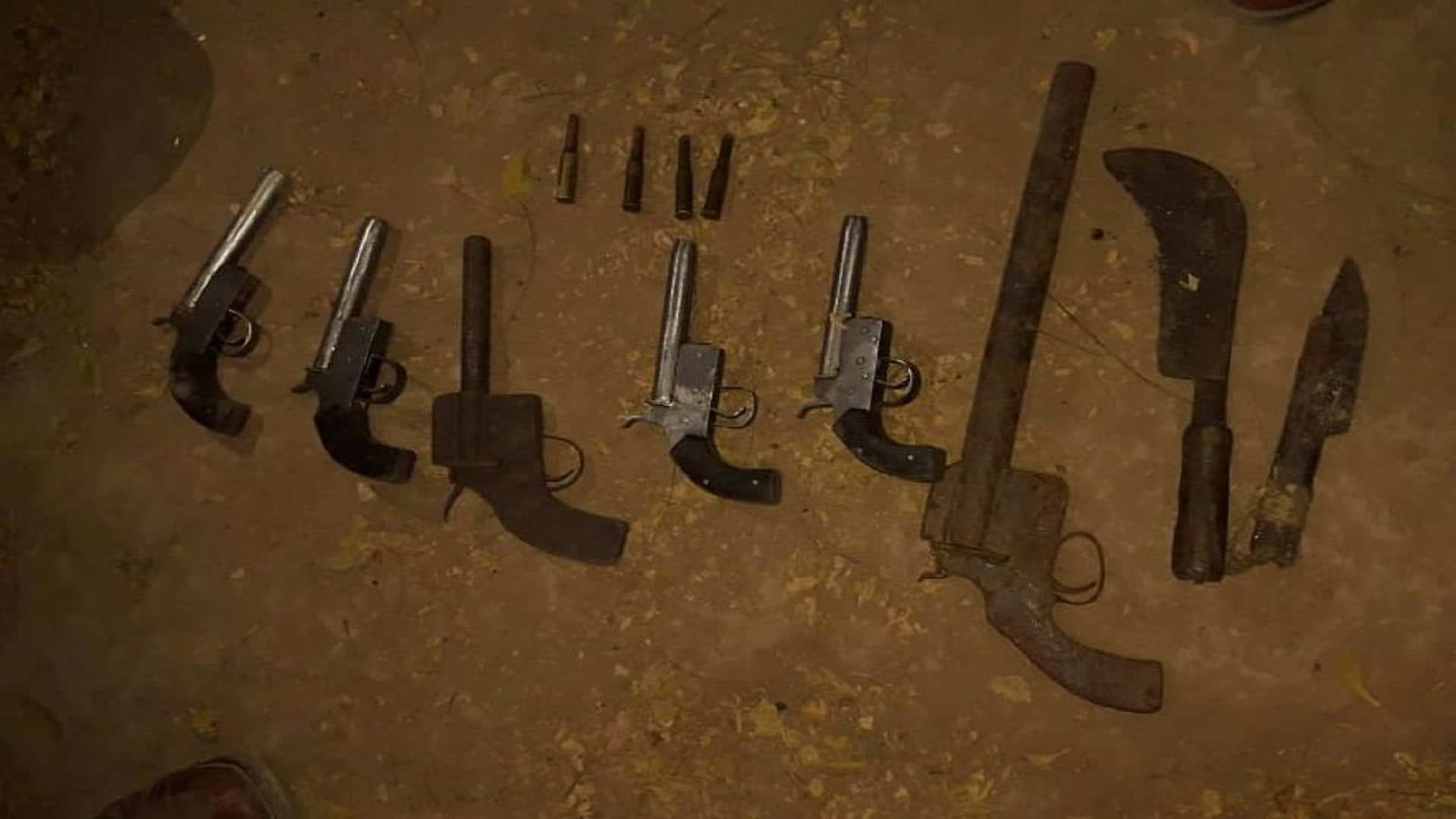 Umesh Pal Hatyakand Mafia Atiq shooter was demolished with a bulldozer, the weapons were kept as a captive