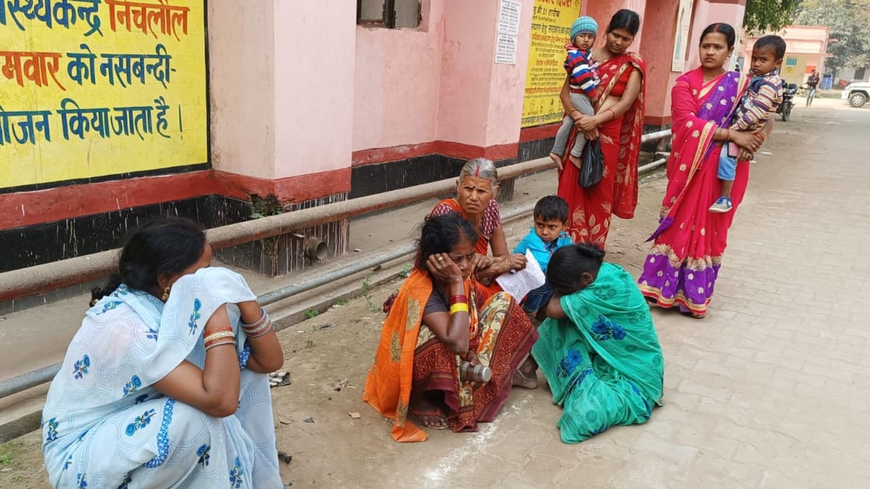 Laborer died after being buried under wall in Maharajganj