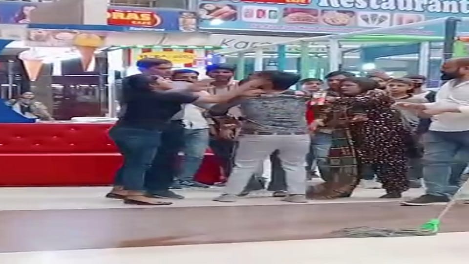 Youth who made video in mall thrashed by girls in Muzaffarnagar