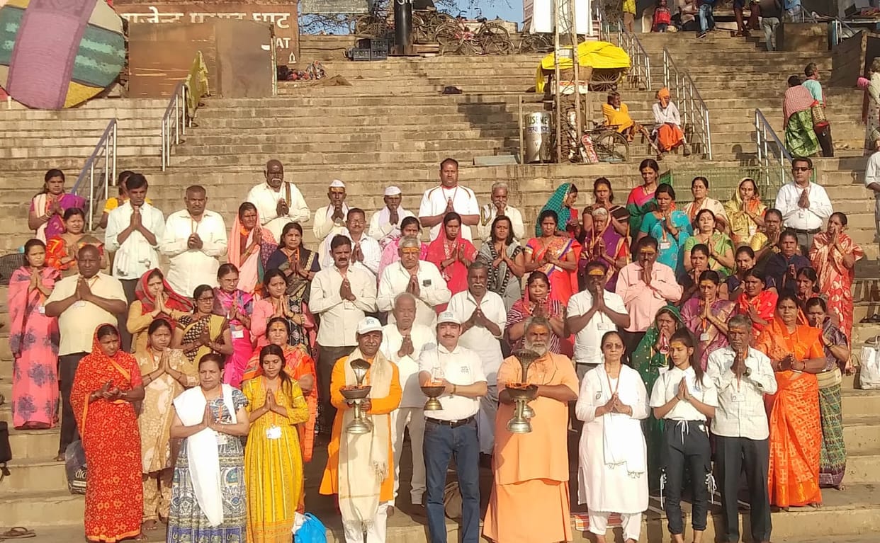 Namami Gange calls for public participation, forms human chain for Ganga, joins hand in hand