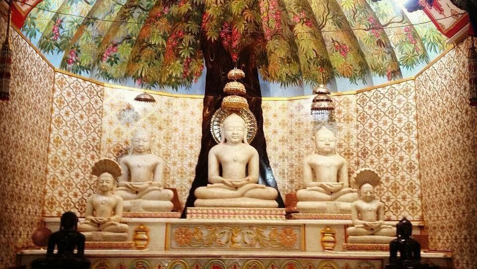 Shri Digamber Jain Atishaya Kshetra Banediaji mandir Indore