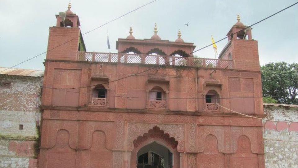 Shri Digamber Jain Atishaya Kshetra Banediaji mandir Indore
