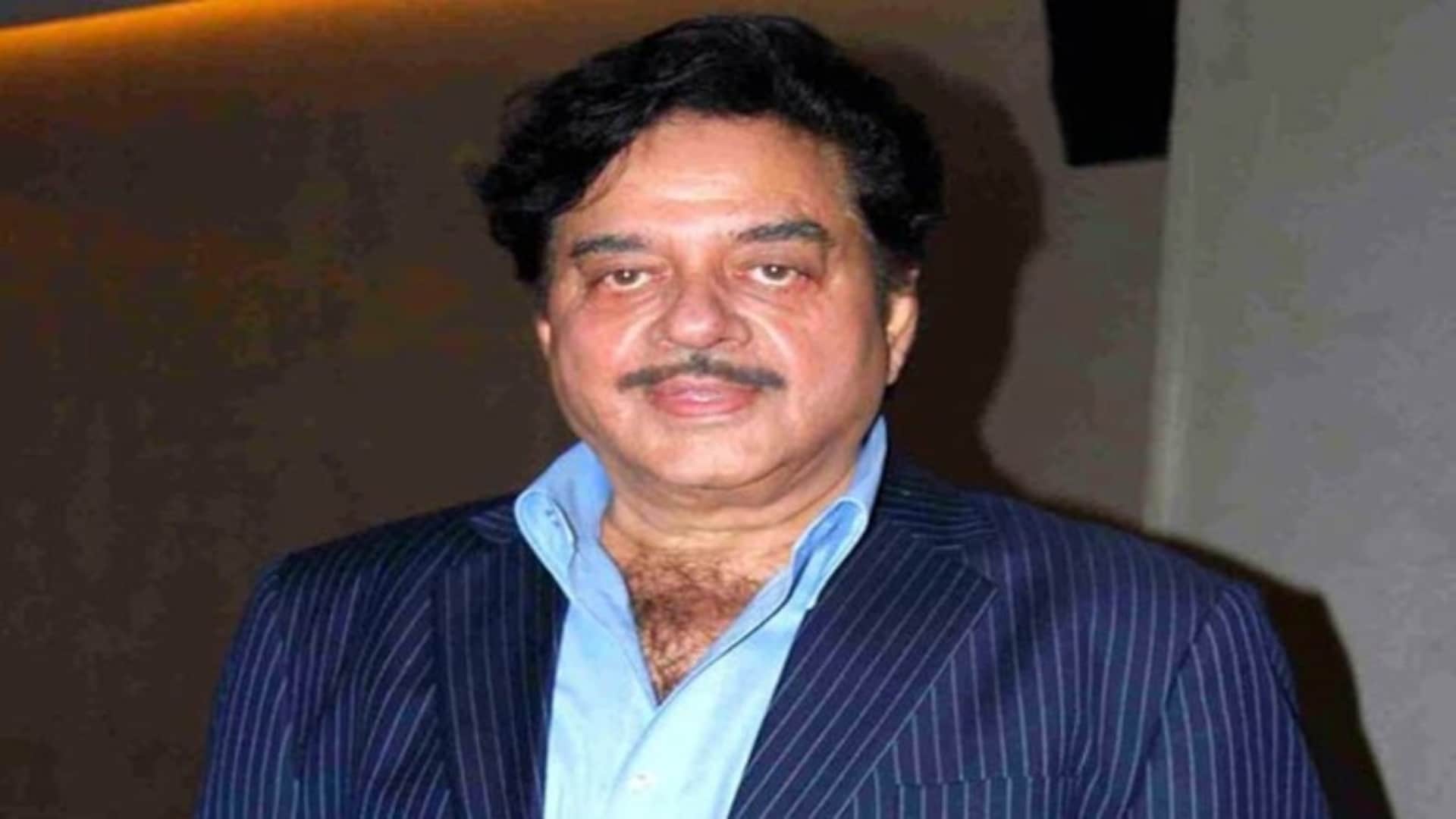 Shatrughan Sinha  Reveal that he was insecure because of his face so he wanted Plastic Surgery
