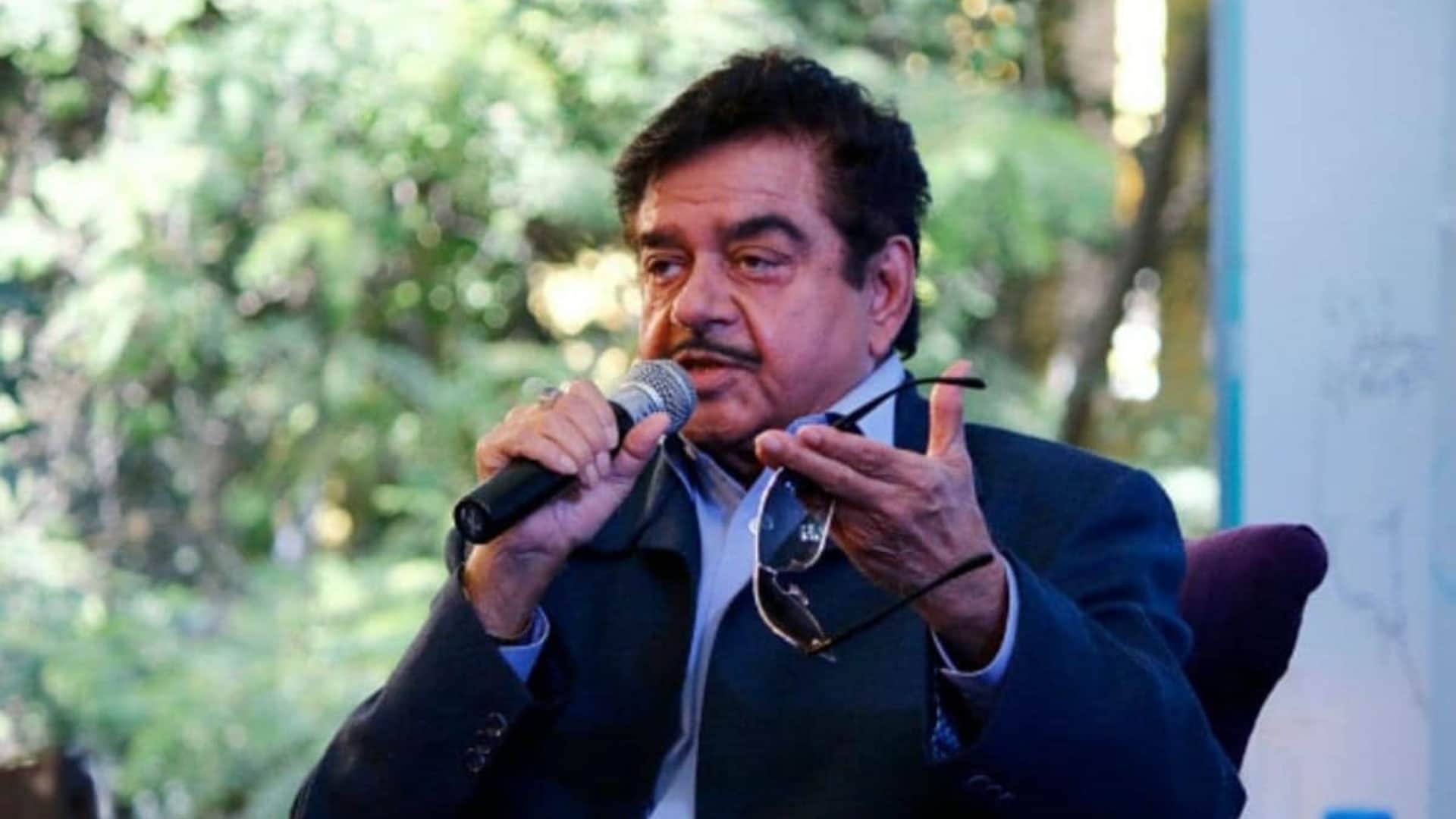 Shatrughan Sinha  Reveal that he was insecure because of his face so he wanted Plastic Surgery