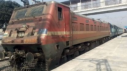 Lucknow: Nauchandi's platform changed thrice, passenger train missed