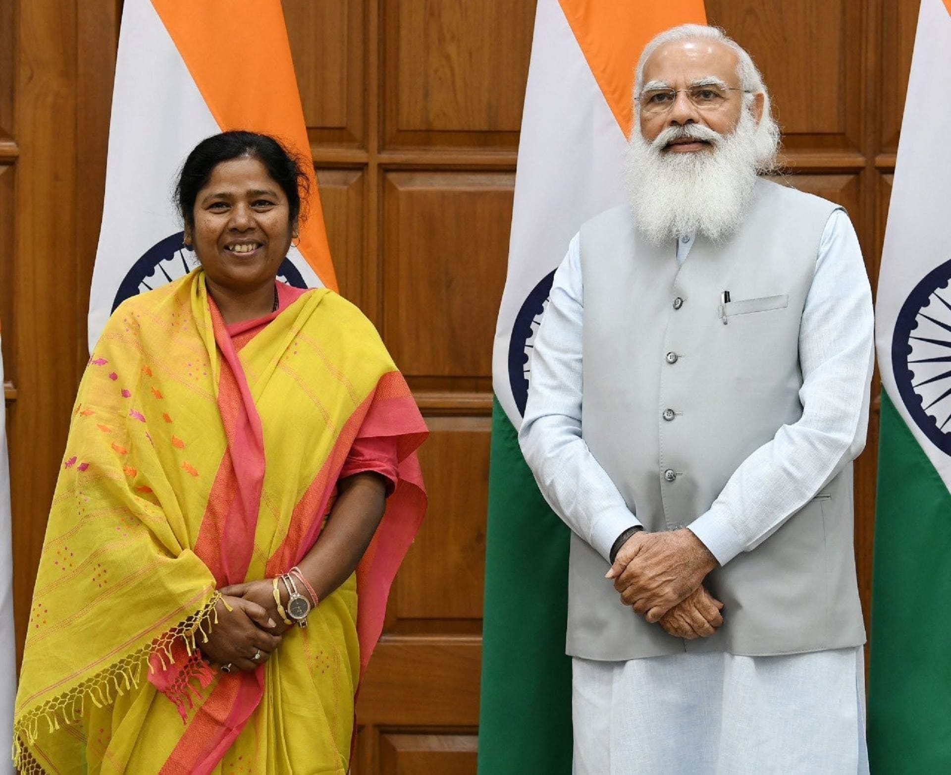 पीएम मोदी के साथ प्रतिमा भौमिक