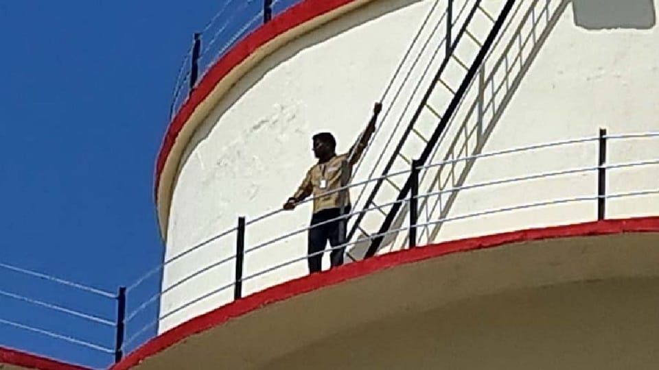 Outsourcing worker climbed on water tank for not getting salary for two months in Lakhimpur kheri