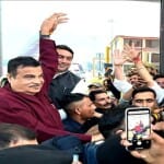 मंत्री नितिन गडकरी का स्वागत।